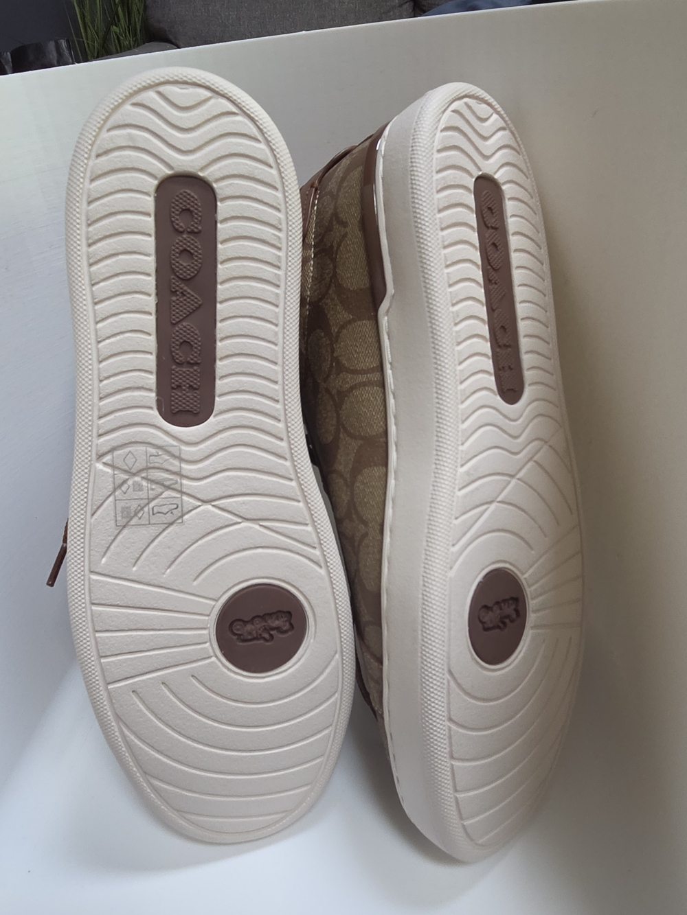 COACH Cream and White Logo Interior Sneakers Mens- 10 - Picture 5 of 8